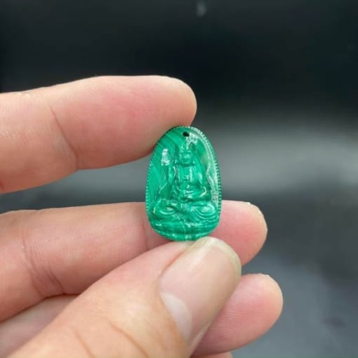 Mặt dây chuyền đá Lông Công Malachite Phật A Di Đà 2.5cm đã kiểm định MAD.035 1