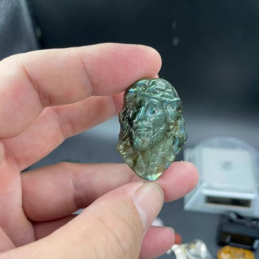 Mặt dây Đức Chúa Giesu đội mão gai đá Xà Cừ Labradorite 3.5cm MCG.354 1