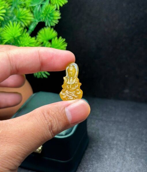 Mặt dây chuyền Phật Quan Âm tọa sen đá Thạch anh tóc vàng 2.9cm MQA.104 1